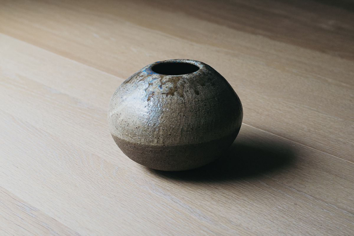 Moon vase - Ash glaze
