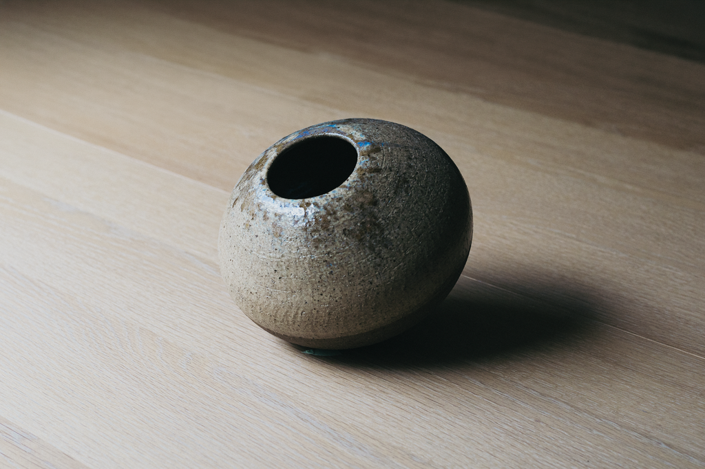 Moon vase - Ash glaze