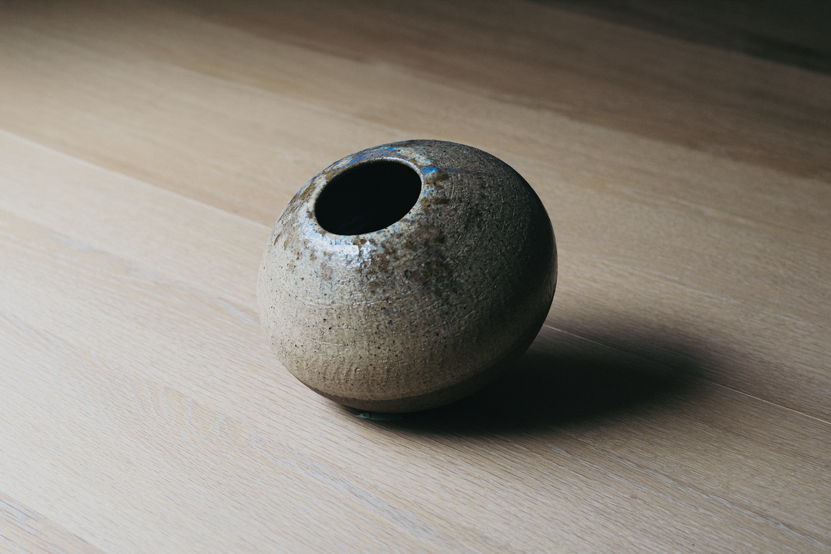Moon vase - Ash glaze