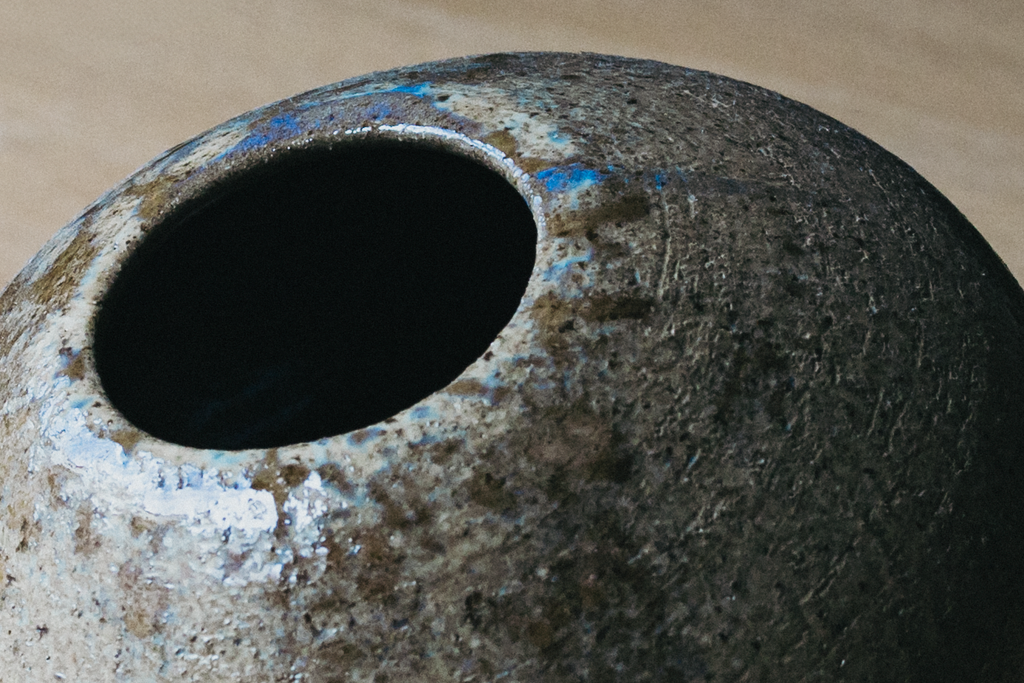Moon vase - Ash glaze